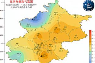 ? Hoài Tư Mạn lần đầu tiên trở lại trung tâm Đại Thông, tay cầm dao rơi liên tiếp trúng hai ba điểm.